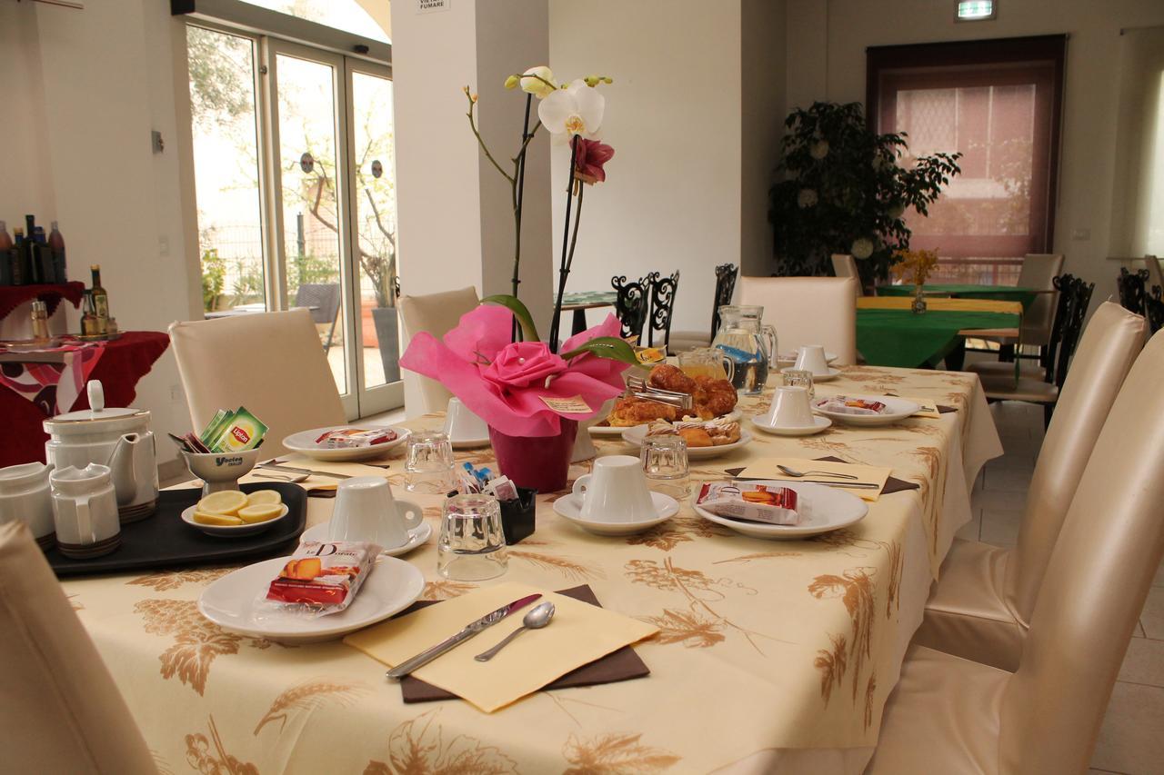 Hotel Eva Alba Adriatica Exterior photo