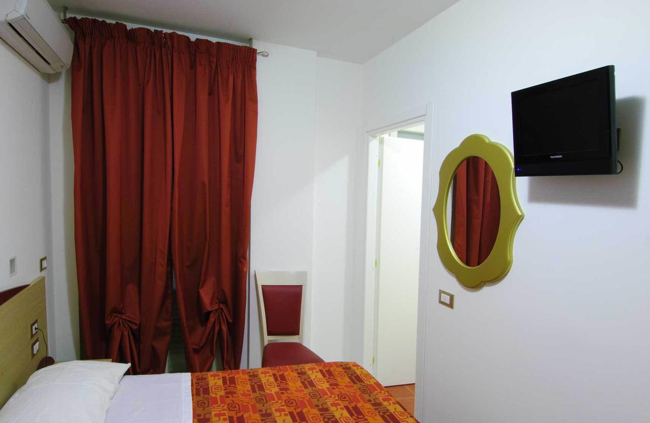 Hotel Eva Alba Adriatica Exterior photo